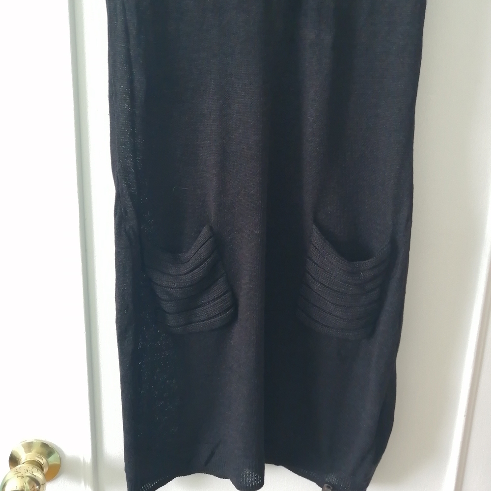 RUDSAK Elegant Black Sleeveless Midi Dress - Picture 2 of 9